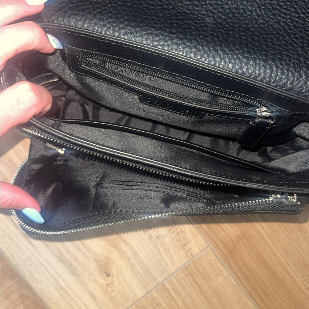 Calvin Klein Black Shoulder bag - Picture 2 of 2